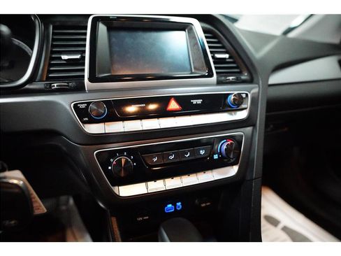 Used 2018 Hyundai Sonata SE w/ Cargo Package image 21