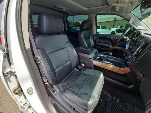 Used 2018 Chevrolet Silverado 2500 High Country w/ Duramax Plus Package AWD/4WD image 17
