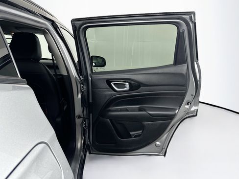 Used 2022 Jeep Compass Trailhawk w/ Trailhawk Convenience Group image 28