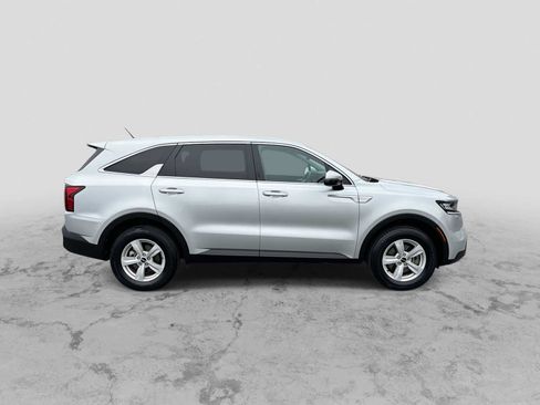 Used 2022 Kia Sorento LX AWD/4WD image 9