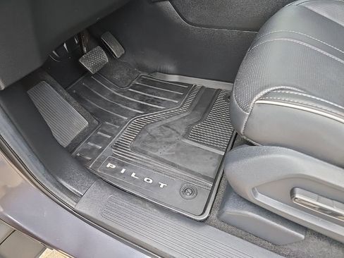 Used 2024 Honda Pilot Elite image 37