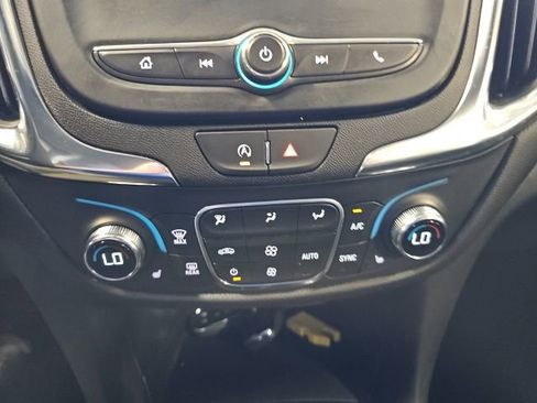Used 2023 Chevrolet Equinox LT FWD image 39
