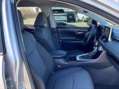 Used 2024 Toyota RAV4 XLE image 9