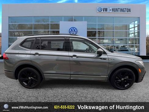Certified 2023 Volkswagen Tiguan SE R-Line image 6