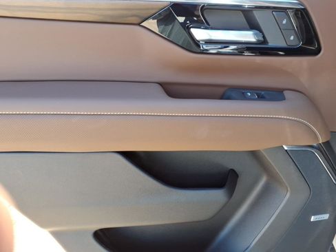 New 2026 Chevrolet Tahoe High Country AWD/4WD image 9