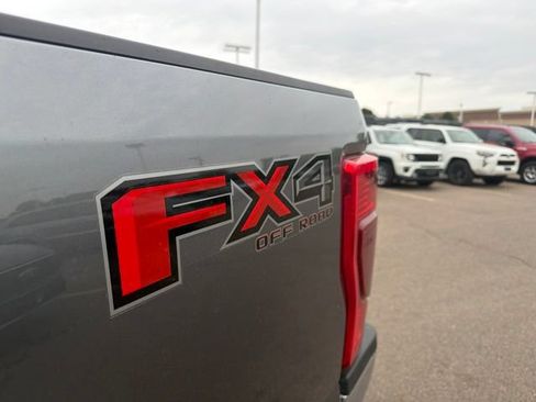 Used 2022 Ford F250 XLT w/ XLT Premium Package AWD/4WD image 12