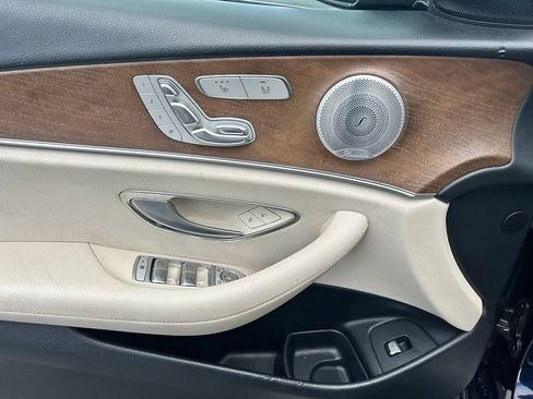 Used 2019 Mercedes-Benz E 300 image 21