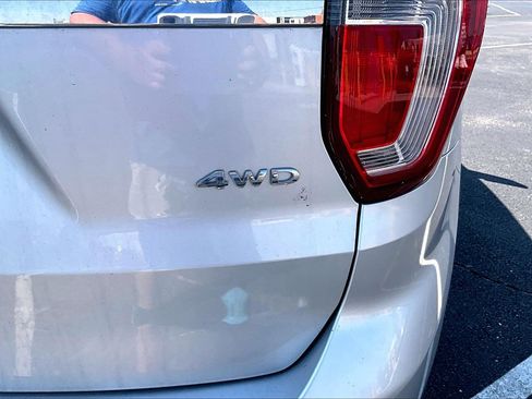 Used 2017 Ford Explorer Limited AWD/4WD image 7