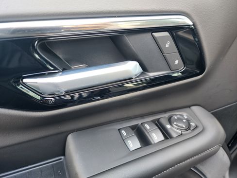 New 2026 Chevrolet Suburban LS image 24