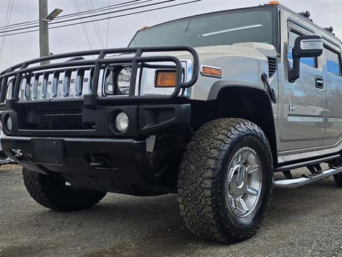 Used 2005 HUMMER H2 SUT w/ Preferred Equipment Group image 2