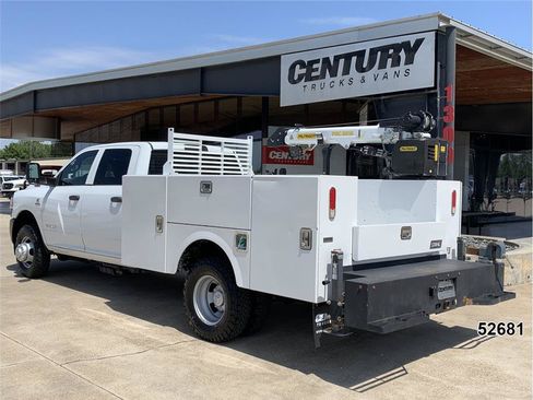 Used 2022 RAM 3500 4x4 Crew Cab DRW image 8