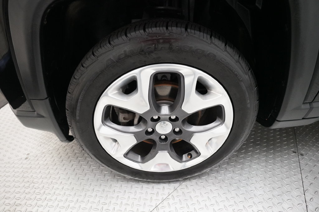 Used 2018 Jeep Compass Limited w/ Navigation Group AWD/4WD image 25