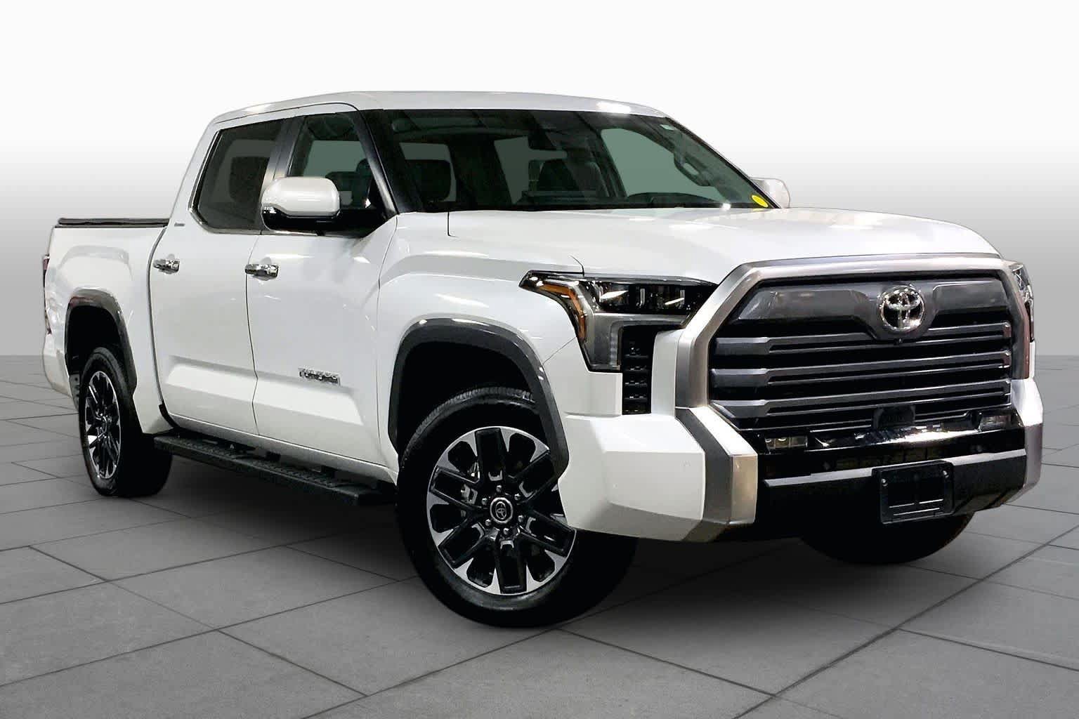 Used 2024 Toyota Tundra Limited AWD/4WD image 3