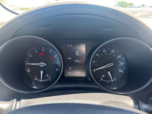 Used 2020 Toyota C-HR Limited FWD image 13