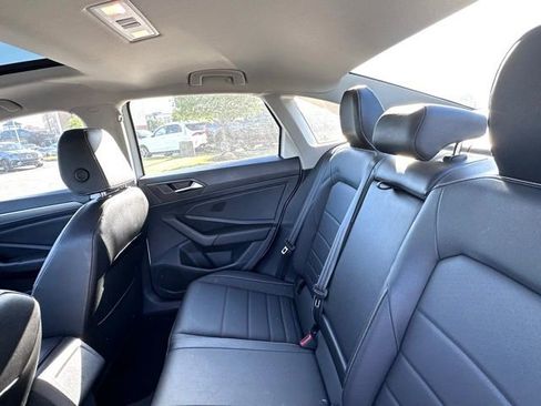 Used 2023 Volkswagen Jetta SE w/ Panoramic Sunroof Package FWD image 14