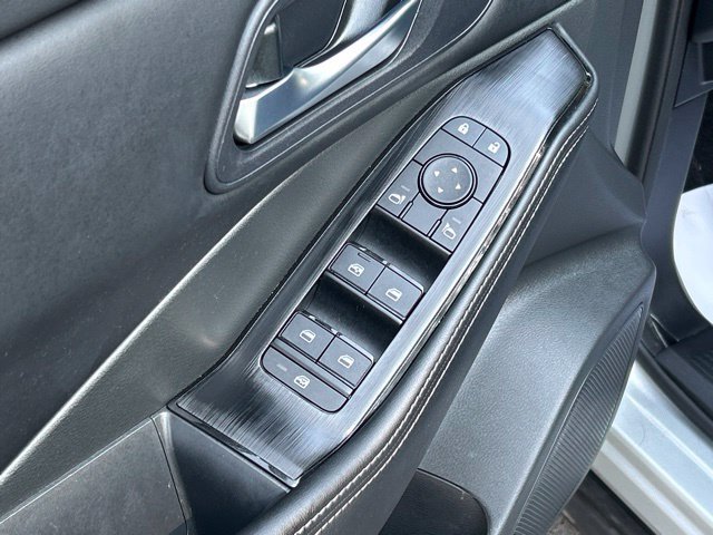 Used 2025 Nissan Rogue SV AWD/4WD image 20