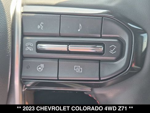Used 2023 Chevrolet Colorado Z71 w/ Z71 Convenience Package 2 AWD/4WD image 8