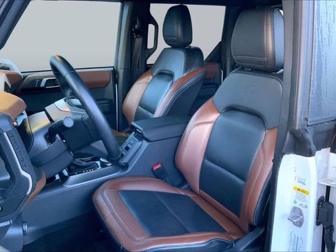 Used 2024 Ford Bronco Outer Banks AWD/4WD image 8