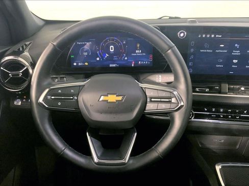 Used 2025 Chevrolet Equinox LT FWD image 5