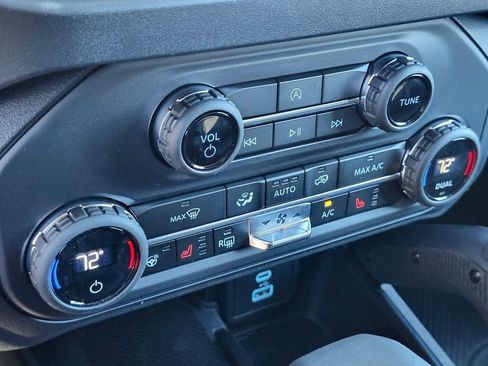 New 2025 Ford Bronco Badlands image 21