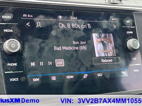 Used 2021 Volkswagen Tiguan SE w/ Panoramic Sunroof Package image 29