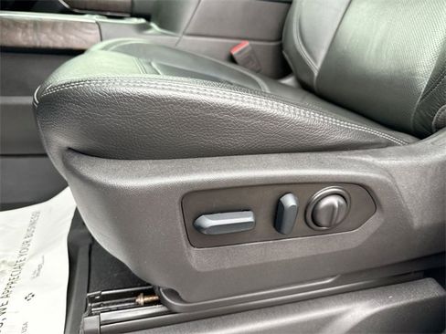 Used 2022 GMC Sierra 2500 Denali w/ Denali Ultimate Package image 12