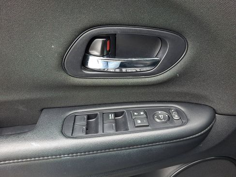 Certified 2022 Honda HR-V Sport image 12