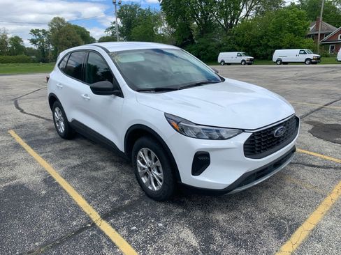 Used 2025 Ford Escape Active AWD/4WD image 4