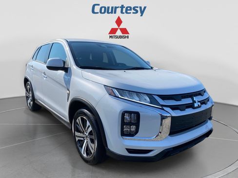 Used 2025 Mitsubishi Outlander Sport ES AWD/4WD image 9