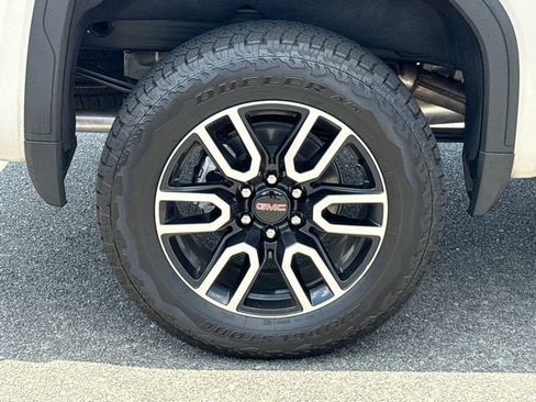 Used 2026 GMC Sierra 1500 AT4 w/ AT4 Premium Package AWD/4WD image 17