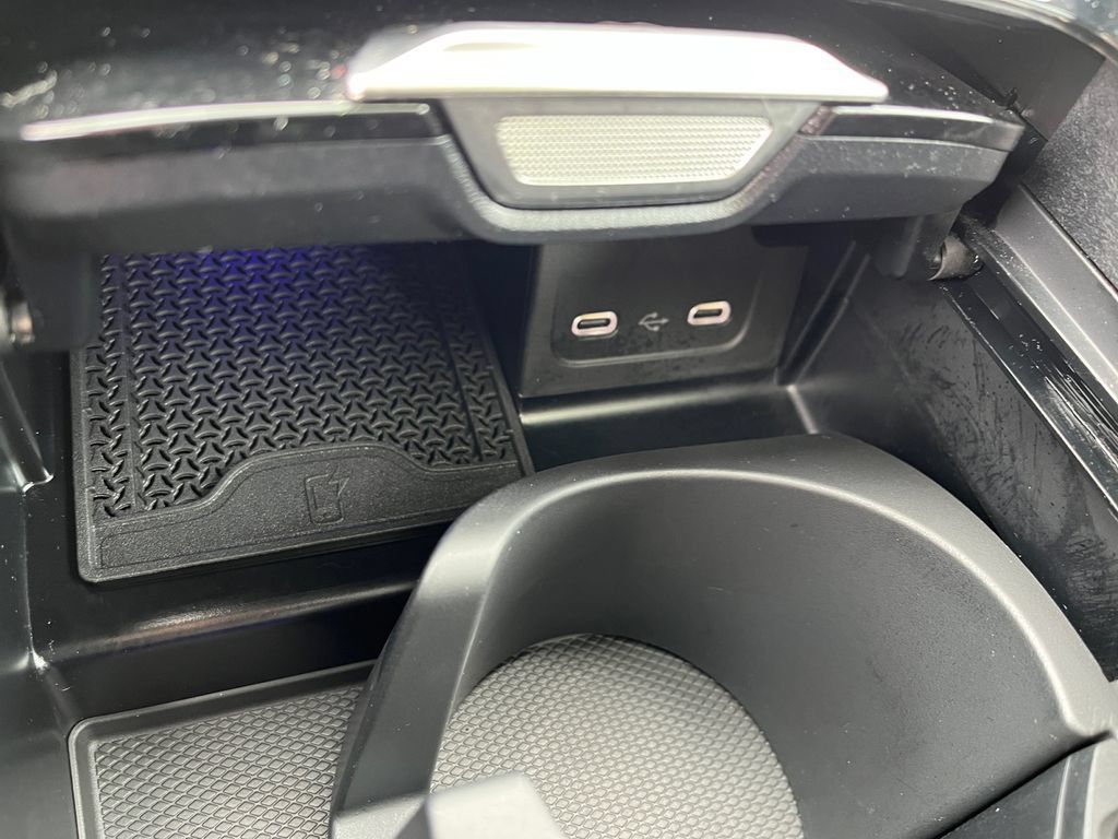 Used 2025 Mercedes-Benz C 300 4MATIC Sedan image 25