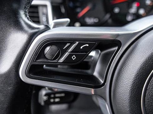 Used 2018 Porsche Macan AWD/4WD image 14
