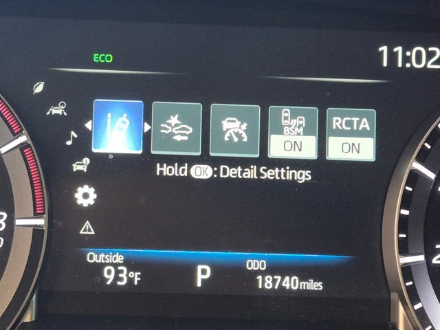 Used 2024 Toyota Highlander LE FWD image 10