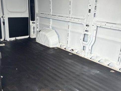 Used 2025 RAM ProMaster 2500 w/ Convenience Group FWD image 9