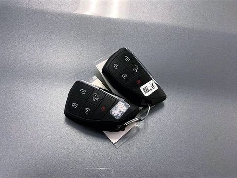 Used 2024 Chevrolet Silverado 1500 LT AWD/4WD image 9