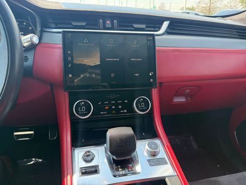 Used 2022 Jaguar F-PACE SVR AWD/4WD image 21