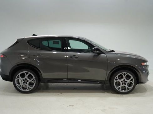 New 2025 Alfa Romeo Tonale w/ Premium Package AWD/4WD image 8
