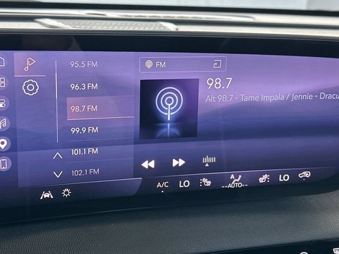 Certified 2026 Buick Enclave Preferred FWD image 27
