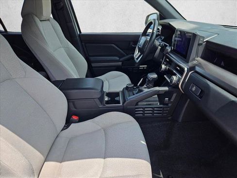 Used 2025 Toyota 4Runner SR5 AWD/4WD image 18