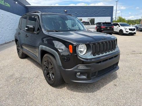 Used 2018 Jeep Renegade Altitude FWD image 7