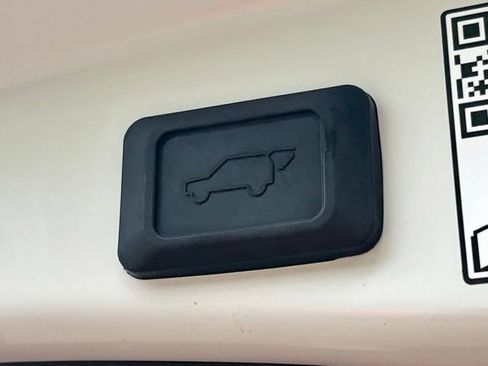 Used 2021 Toyota RAV4 Limited AWD/4WD image 30