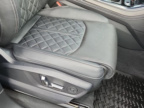 Used 2025 Audi SQ8 Premium Plus w/ 23" Wheel Package image 17