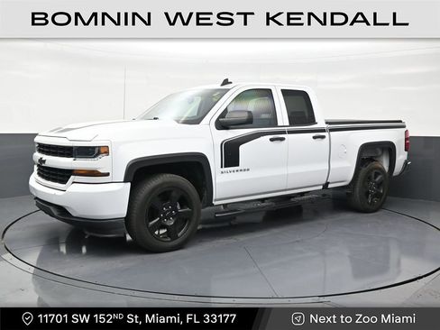 Used 2018 Chevrolet Silverado 1500 Custom w/ Custom Value Package RWD image 1