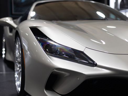 Used 2021 Ferrari F8 Tributo image 24