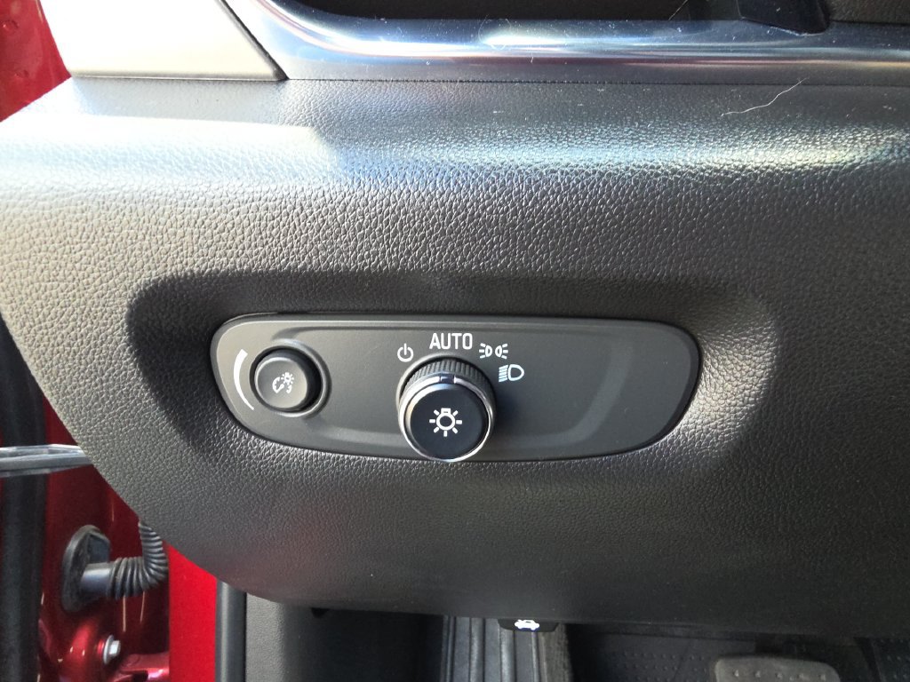 Used 2023 Chevrolet Traverse LT w/ LPO, Floor Liner Package AWD/4WD image 20