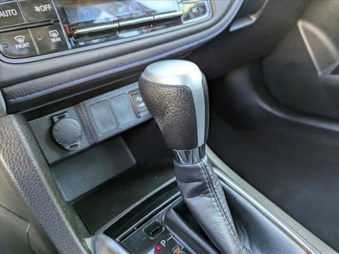 Used 2018 Toyota Corolla SE image 12