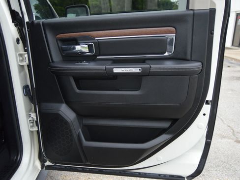 Used 2018 RAM 1500 Laramie w/ Convenience Group image 30