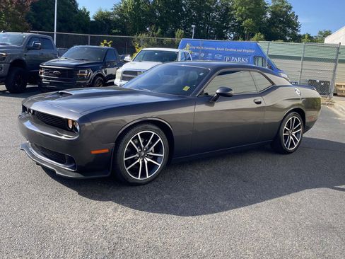 Used 2023 Dodge Challenger R/T RWD image 3