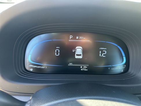 Used 2026 Hyundai Venue SEL image 15