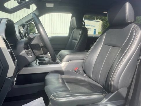 Used 2022 Ford F250 Lariat w/ Black Appearance Pkg AWD/4WD image 12